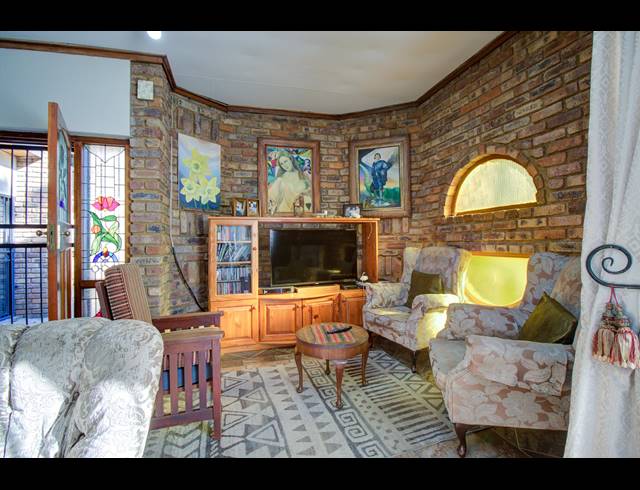 4 BEDROOM HOUSE SOLD IN LYTTELTON MANOR